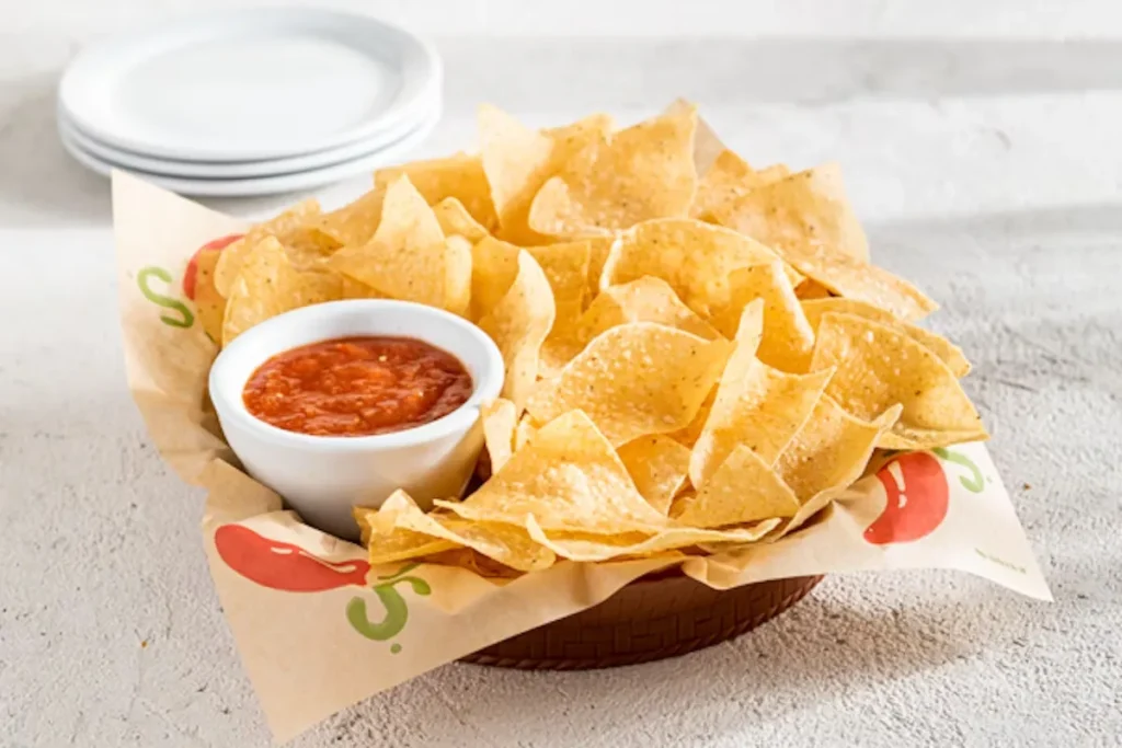 Fresh Salsa and Chips Ingredients:Fresh tortilla chips, salsa made with ripe tomatoes, onions, cilantro, jalapenos, and a touch of lime juice. Price: $7.29 Calories: 910 Cal